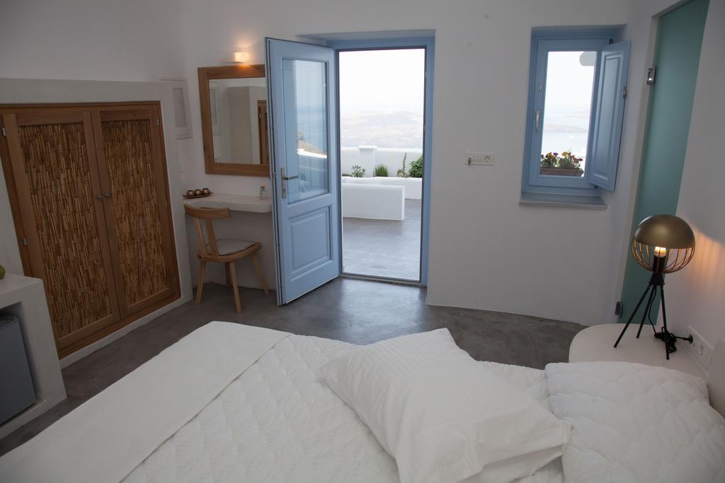 Fanari Vista Suites Fira  Room photo